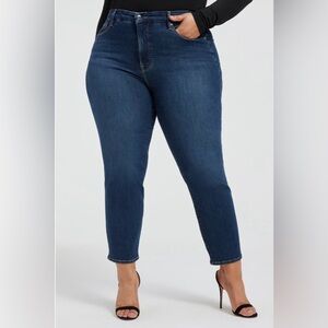 Good American GOOD CLASSIC SLIM STRAIGHT JEANS